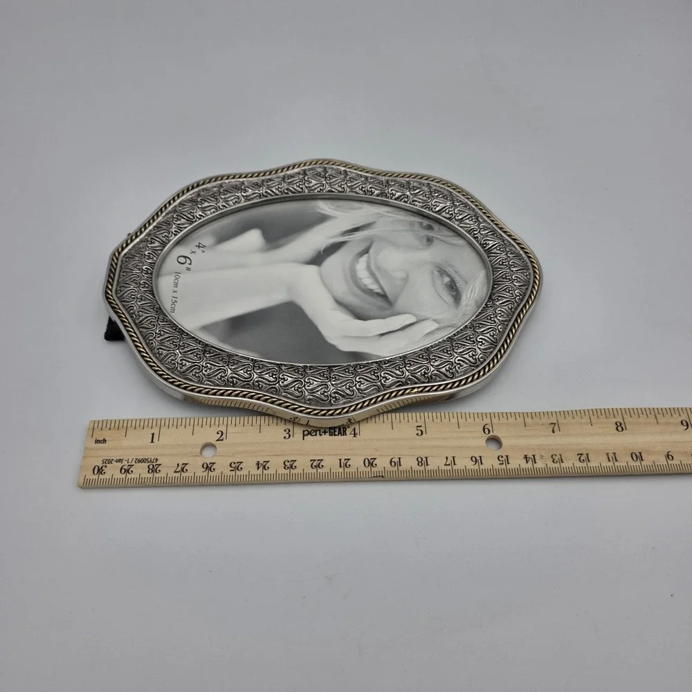 Silver‎ Ornate Oval Picture Frame 7.5